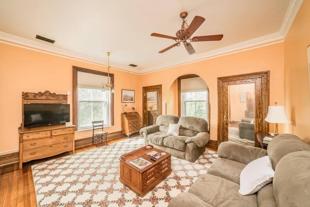 Peaceful Easy Feelings - King Sized Bed - Sleeps 2 Lejlighed Lynchburg Eksteriør billede