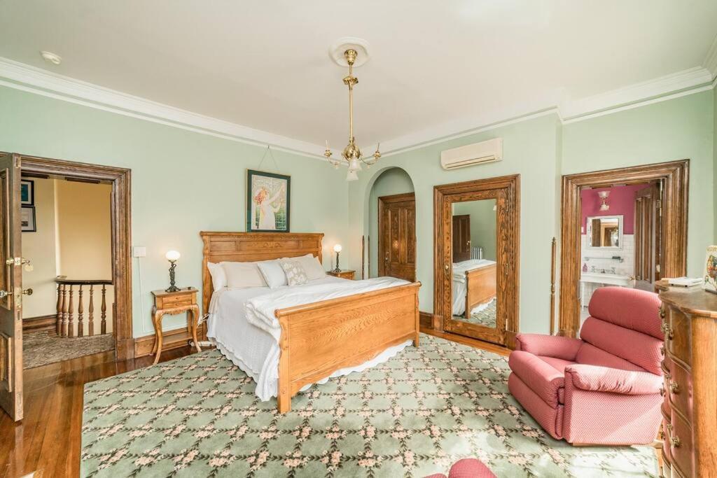 Peaceful Easy Feelings - King Sized Bed - Sleeps 2 Lejlighed Lynchburg Eksteriør billede