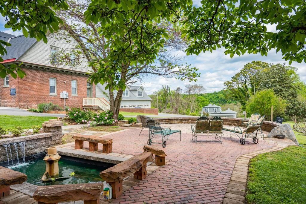 Peaceful Easy Feelings - King Sized Bed - Sleeps 2 Lejlighed Lynchburg Eksteriør billede