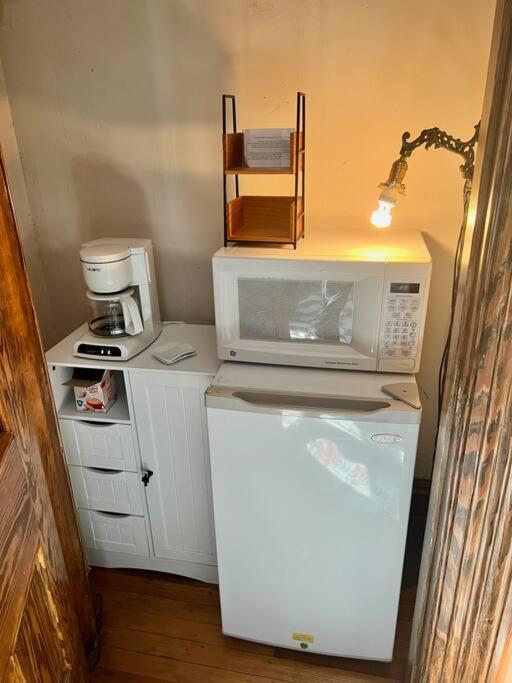 Peaceful Easy Feelings - King Sized Bed - Sleeps 2 Lejlighed Lynchburg Eksteriør billede